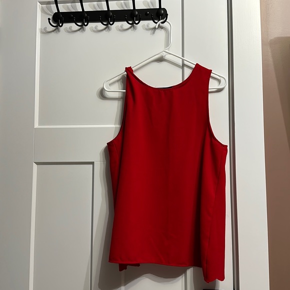 Red tank — tiered in back - Picture 1 of 3